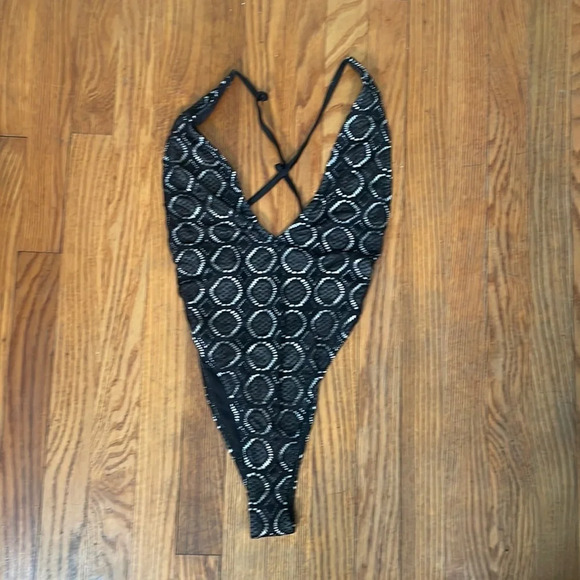 Ris-k Paradise One Piece Women's Swimsuit Black size M NWT - Picture 3 of 8